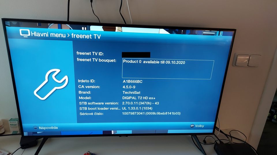 Rozhraní set-top boxu TechniSat s potvrzeným předplatným Freenet TV