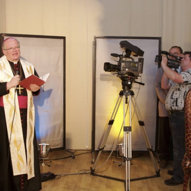 Biskup František Václav Lobkowicz ve vysílání TV Noe  (archiv) | foto:  TK KBS / Peter Zimen