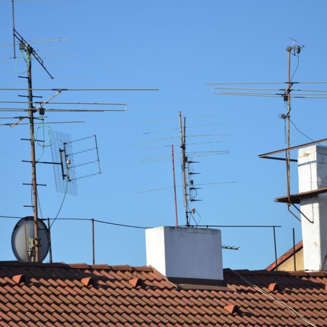 Antény na střeše  (ilustr. foto) | foto: Prokop Havel,  Český rozhlas