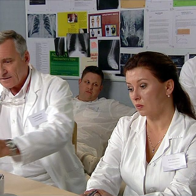 Z vysílání seriálu Ordinace v růžové zahradě 2. | foto: Čestmír Polák