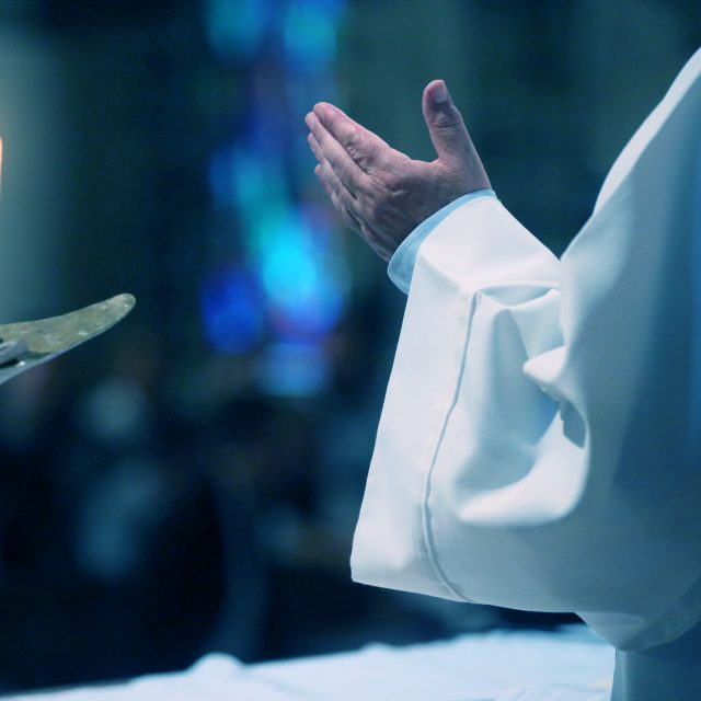 Vysílání křesťanské televize cílí zejména na věřící | foto: Profimedia