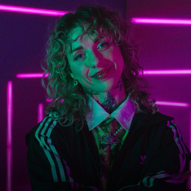 Německá popová zpěvačka Jolle na vystoupení v rámci Puls Startrampe | foto: BR/Leah Ruprecht