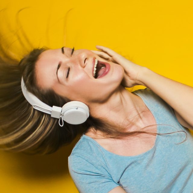 RTBF spustila nová tematická rádia | foto:  bruce mars,  Fotobanka Unsplash