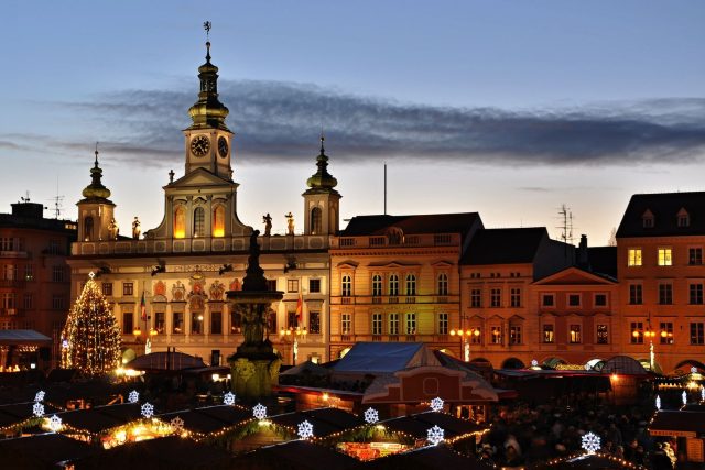 Adventní trhy na českobudějovickém náměstí | foto: Jiří Čondl