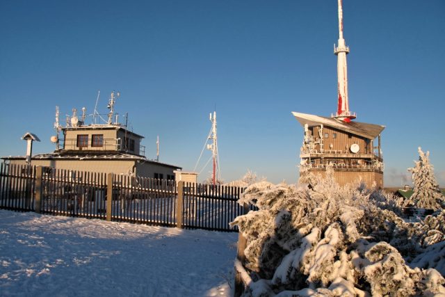 Meteostanice a televizní vysílač Lysá hora | foto:  Archiv meteorologické stanice na Lysé hoře