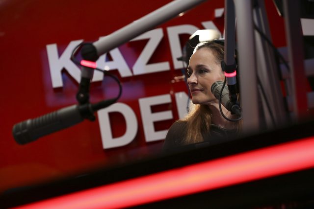 Lucie Výborná ve studiu Radiožurnálu | foto: Tomáš Novák