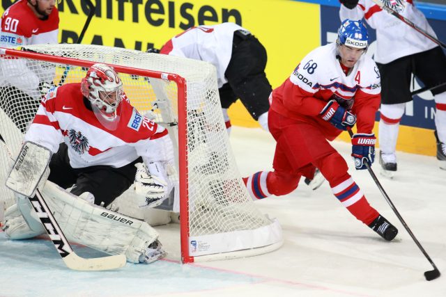 MS hokej,  ČR vs. Rakousko: Starkbaum Bernhard a Jaromír Jágr | foto:  Český rozhlas
