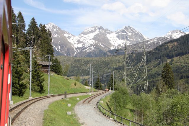 Gotthardský tunel vede přes švýcarské Alpy | foto:  NAC,   CC BY 4.0