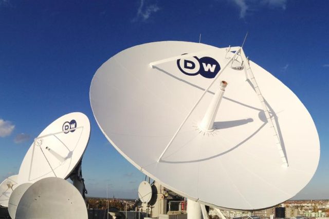 Satelitní paraboly zpravodajského centra DW | foto:  Deutsche Welle