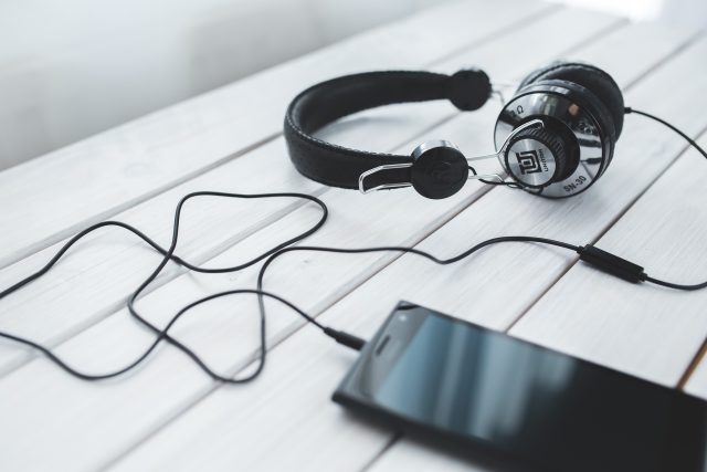 Podcasty lze konzumovat klasicky on-line i v mobilních zařízeních | foto:  CC0 License