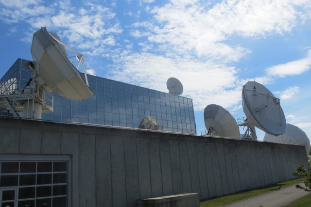 Uplinkové středisko satelitní společnosti SES | foto: Filip Nerad,  Český rozhlas