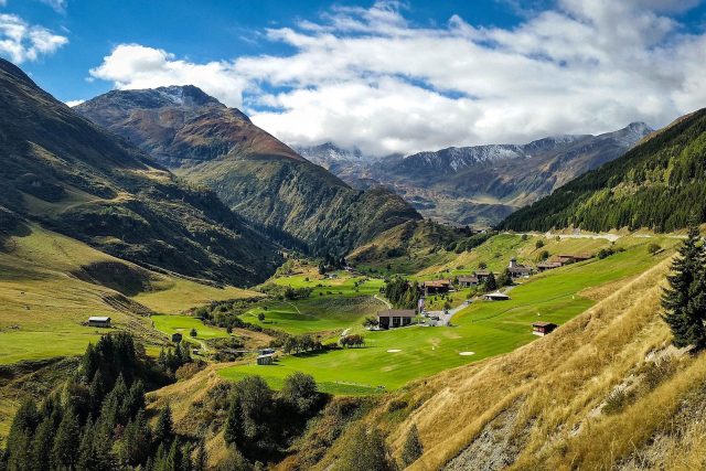 Švýcarsko je známé zejména pro svá nádherná horská střediska | foto: CC0 Public domain