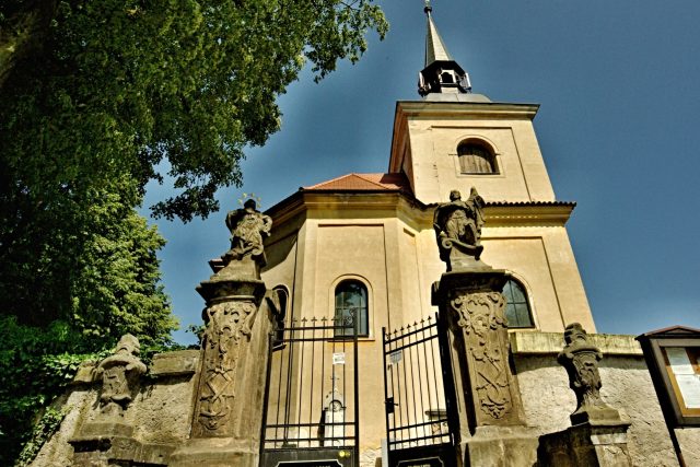 Kostel Panny Marie Bolestné ze strany od Sudslavi | foto: Vladislava Wildová,  Český rozhlas
