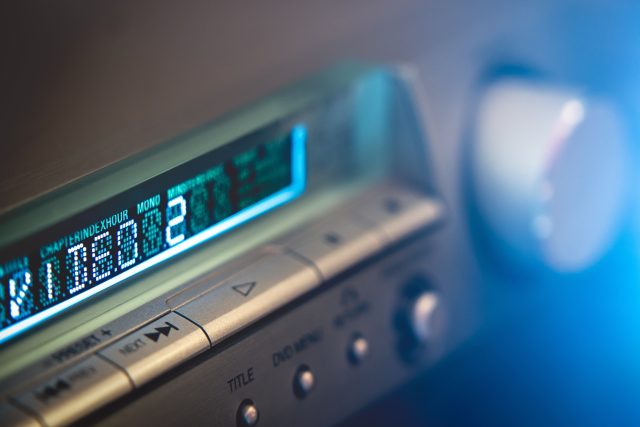 Displej rozhlasového přijímače,  analogové rádio | foto: Pixabay