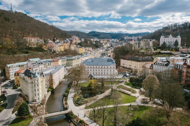 Pohled na lázeňskou část v Karlových Varech z hotelu Thermal | foto: Jana Volková