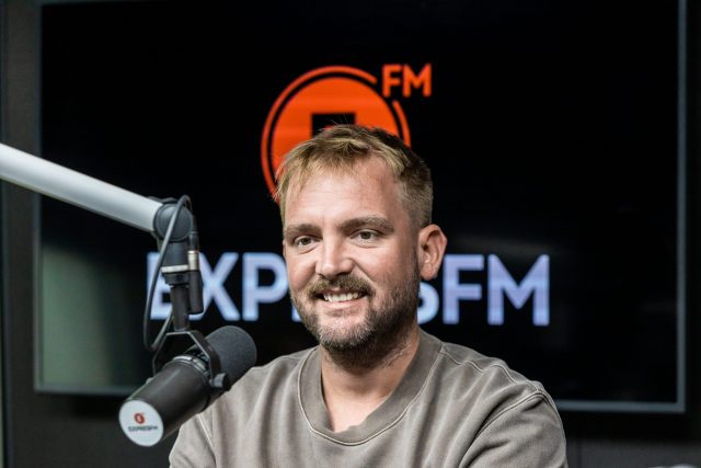 Moderátor Libor Bouček ve vysílání stanice Expres FM | foto: Václav Mašinda,  Expres FM