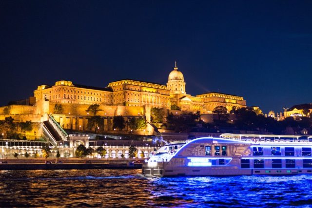 Výletní loď na Dunaji v Budapešti v Maďarsku.  (Ilustrační snímek) | foto: CC0 Public Domain