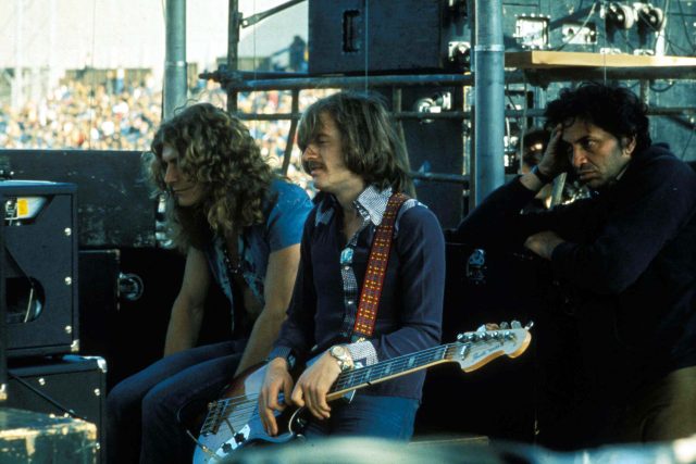  Led Zeppelin - Robert Plant,  John Paul Jones a Bill Graham na snímku z roku 1973. | foto: Profimedia